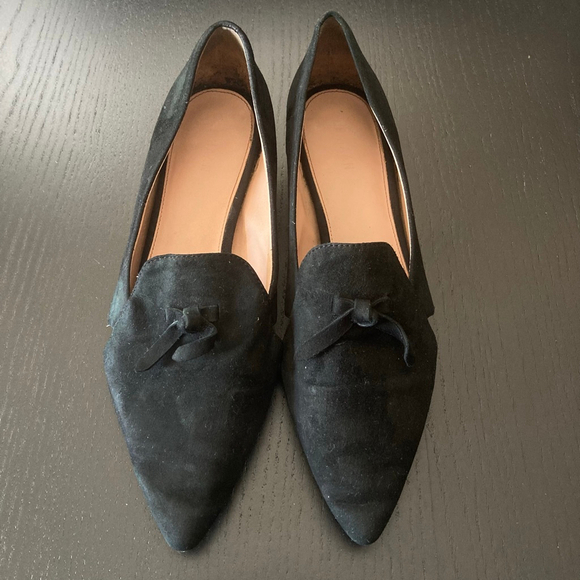 Women's Cole Haan Black Suede Pointed Toe Loafers Bows Size 9.5 - Picture 2 of 13